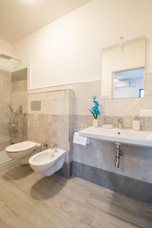 Bed & Blu Hotel La Caletta Ngoại thất bức ảnh