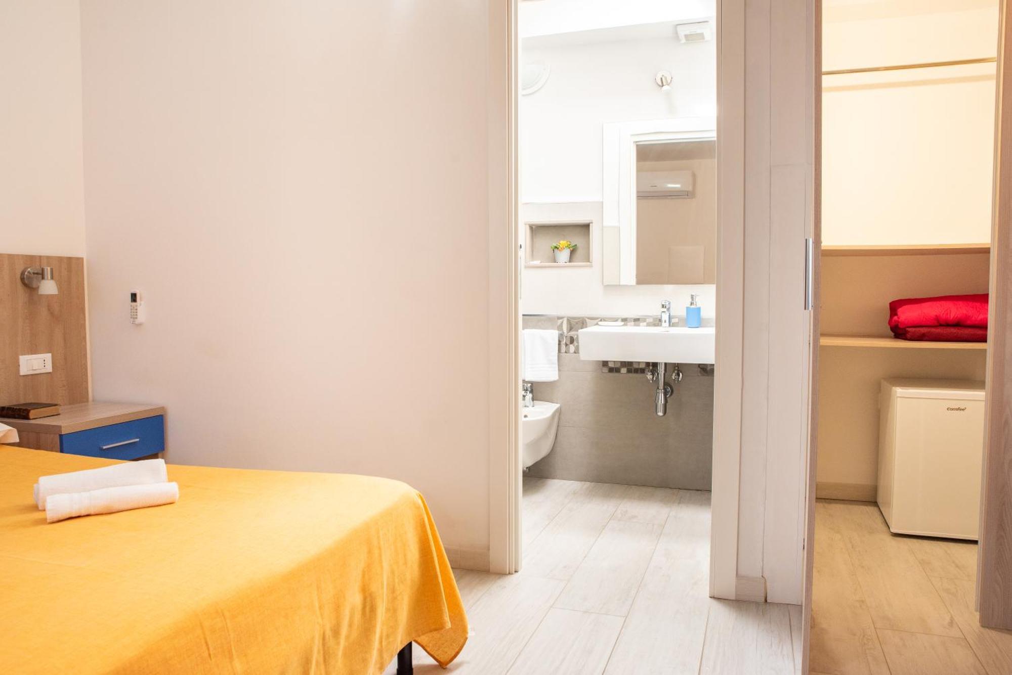 Bed & Blu Hotel La Caletta Ngoại thất bức ảnh